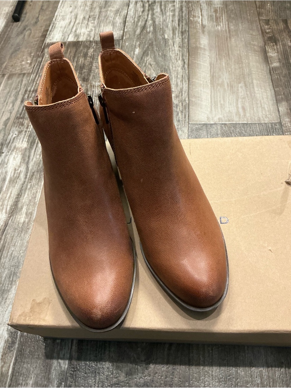 Lucky Brand Women's Cognac Leather Ankle Bootie with Side Zip - Picture 7 of 16